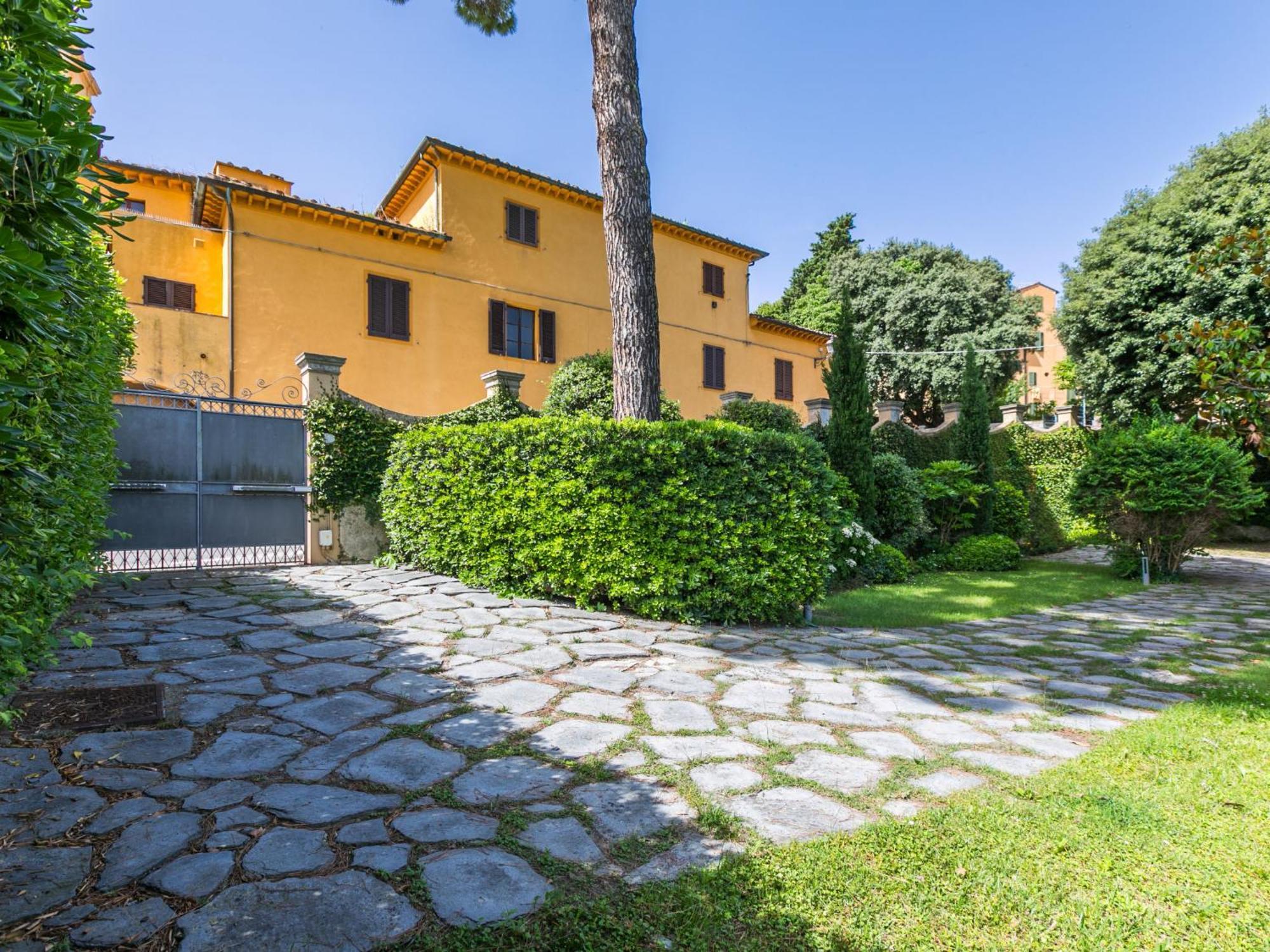 Villa Il Belvedere By Interhome Lari Bagian luar foto